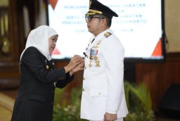 Gubernur Khofifah Lantik Mohammad Ali Kuncoro Pj Wali Kota Mojokerto