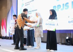 Pemprov Jatim Santuni 75 Petugas Pemilu Meninggal Dunia