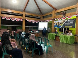 Empat Mahasiswa Psikologi UNAIR Lolos Pendanaan PKM Berkat Ajarkan Kewirausahaan