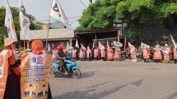 PKS Gresik Gelar Flashmob, Kampanyekan AMIN dan Tiga Program Utama