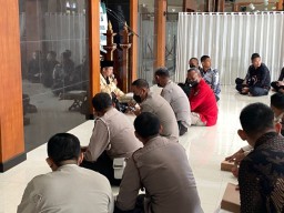 Polres Blitar Gelar Binrohtal Untuk Tingkatkan Iman dan Taqwa Personil