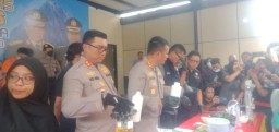 Polresta Sidoarjo Gandeng Kanwil Bea Cukai Jatim 1 Bekuk Pelaku Home Industry Pil Extacy