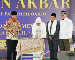 Resmikan Asrama Ponpes Al Fattah Sidoarjo, Ini Empat Pesan Gubernur Khofifah Kepada Santri