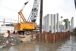 Progres Proyek Flyover Tarik dan Balonbendo Tahap Pemasangan Tiang Pancang