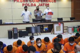 Sepanjang Tahun 2022, Polda Jatim Amankan 500 Tersangka Sindikat Judi Online