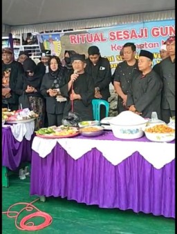 Peringati 1 Suro, Warga Ngancar Ritual Sesaji Gunung Kelud