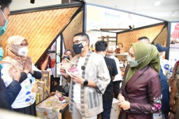 Sidoarjo Tuan Rumah AKI 2022, Kemenparekraf Sandiaga Uno Targetkan Produk UMKM Masuk Mall dan Terdaftar E Katalog