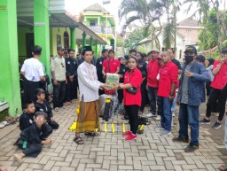 Tim Rumah Juang SUB Bagikan Alat Olahraga dan Sembako di Panti Asuhan Al Ikhlas