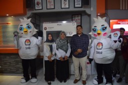 SMA Semen Gresik Belajar dan Mendatangi KPU