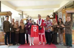 Tegar, Gelandang Timnas U-16 Pulang Kampung Disambut Ning Ita
