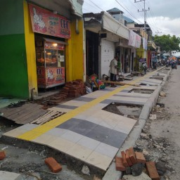 Pemkab Bojonegoro Kebut Revitalisasi Trotoar di 12 Titik Tahun 2022