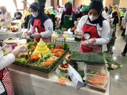 Semarak HKN ke 58, RSUD Ngudi Waluyo Wlingi Gelar Lomba Tumpeng