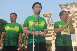 Wagub Emil Buka Pegadaian Run 10K Surabaya