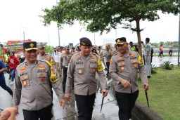 Ops Lilin Semeru 2022, Kakor Sabhara Mabes Polri dan Wakapolda Jatim Cek Pos Pam di Rest Area KM 575 Ngawi