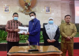 Wali Kota - DPRD Kediri Tetapkan Ranperda APBD 2023