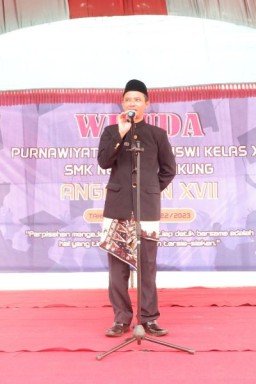 SMKN 1 Bakung Gelar Wisuda Purnawiyata Siswa Angkatan ke 17 TA 2022-2023