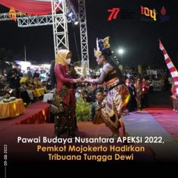Pawai Budaya Kenalkan Tribuana Tungga Dewi Ikon Kota Mojokerto