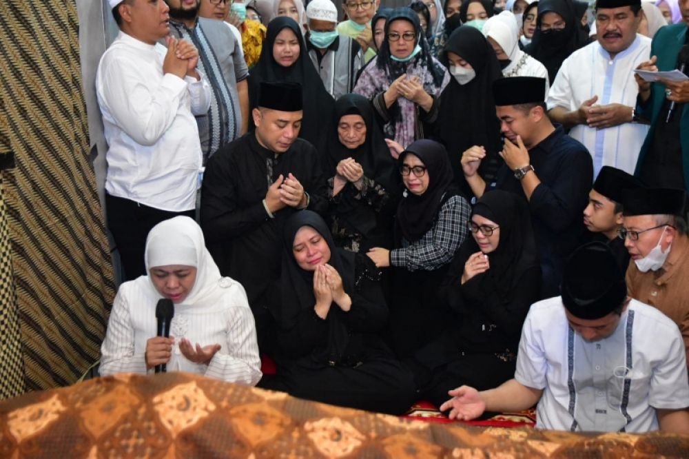 Gubernur Khofifah sampaikan duka cita mendalam dan mendoakan almarhum Husnul Khotimah. (Ist) 