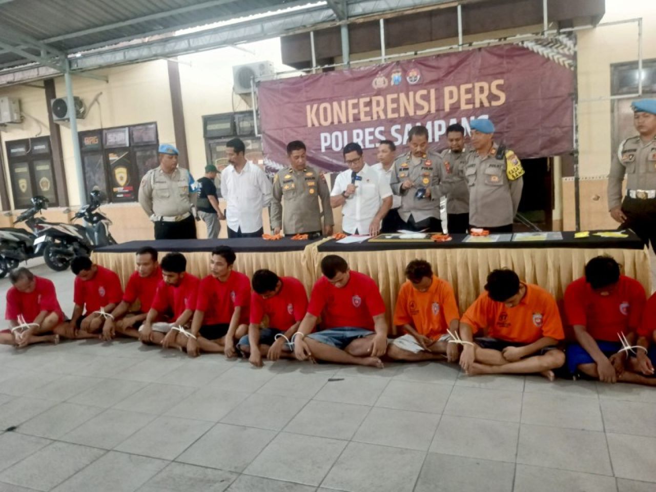 Kapolres Sampang gelar konferensi pers pengungkapan kasus kriminal. (Ist)