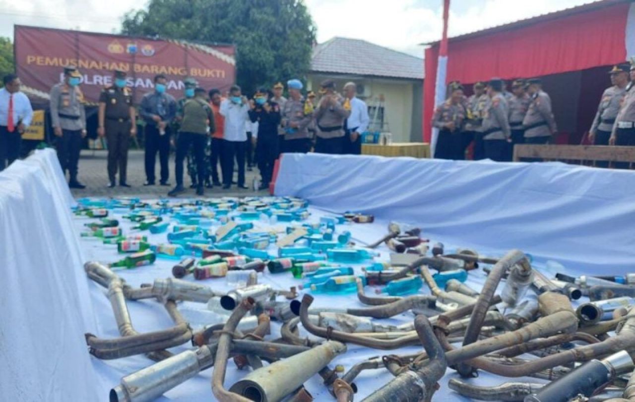 Barang bukti berupa miras narkotika dimusnahkan. (Ist)