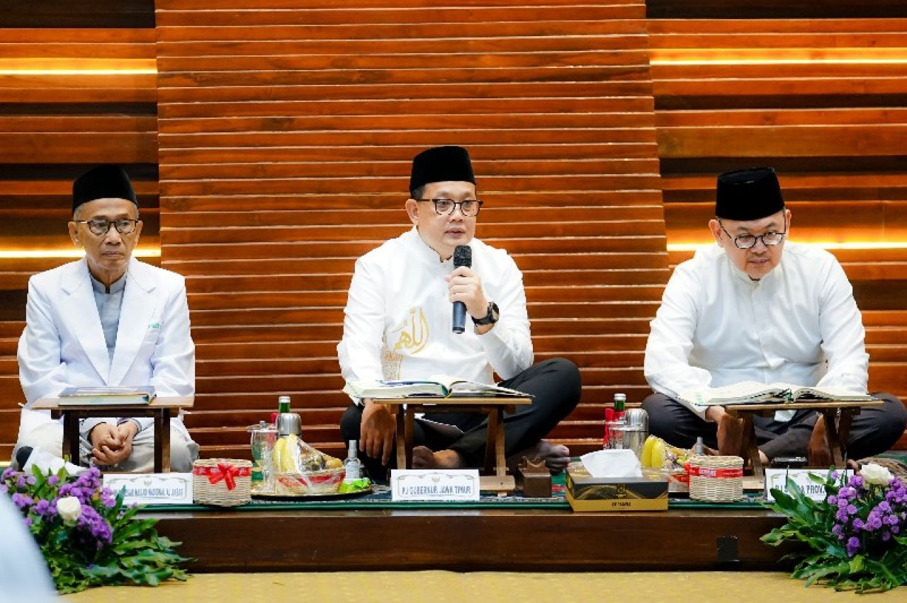 Pj Gubernur Adhy bersama OPD Jatom gelar Khotmil Qu'an di malam ke 25. (Ist)