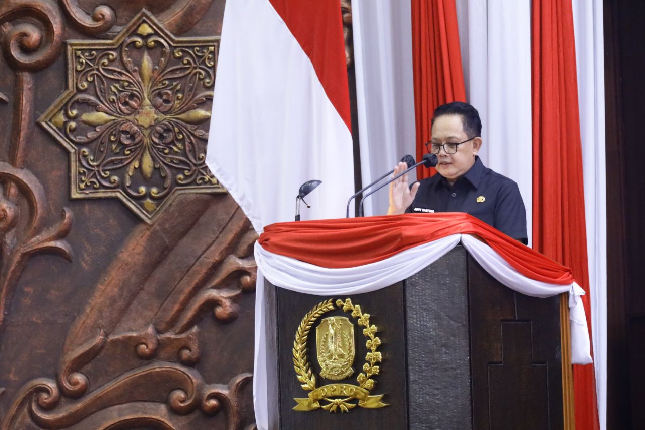 Pj Gubernur Adhy sampaikan pertanggungjawaban APBD 2023.(ist)