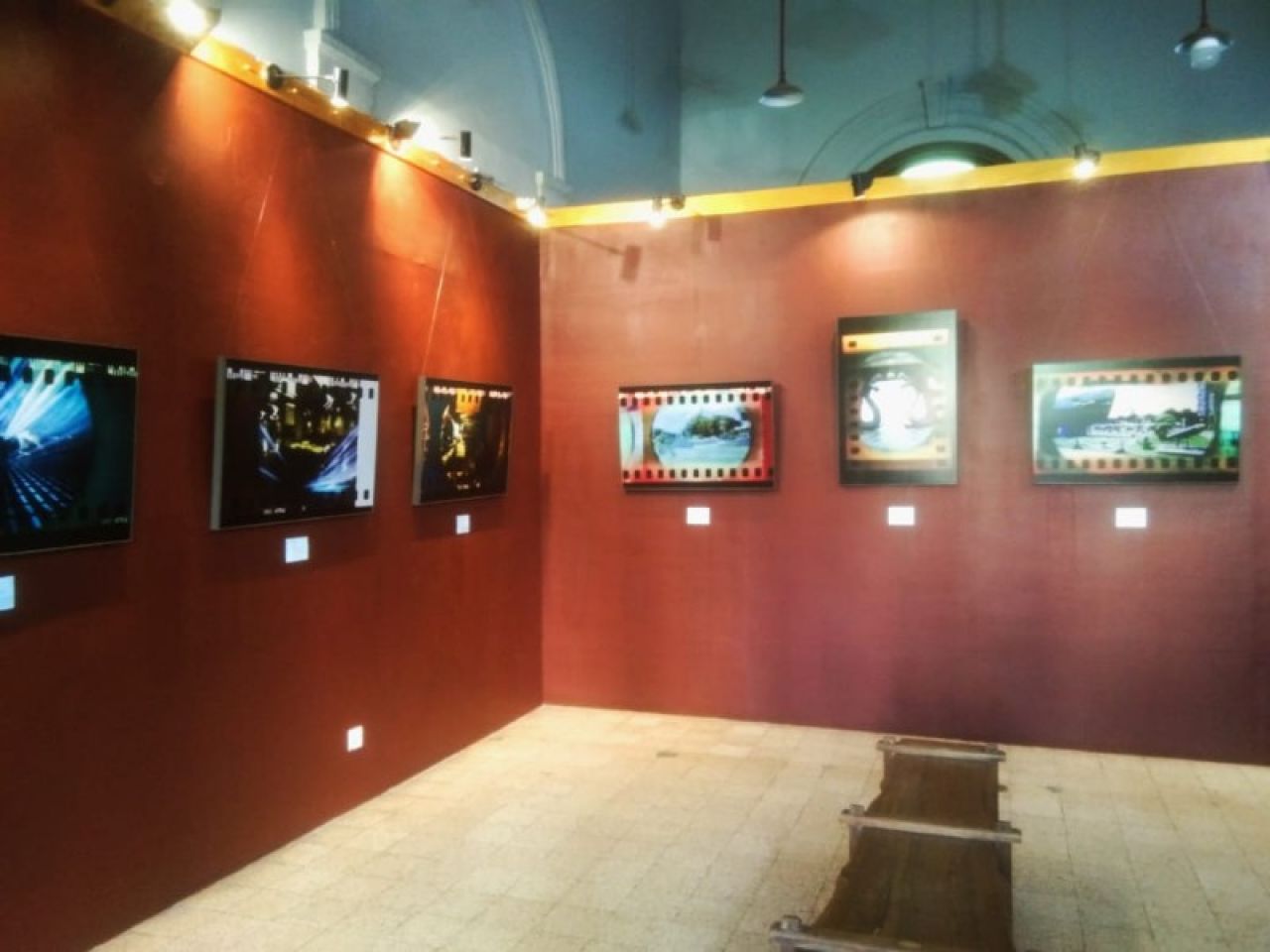 Foto hasil karya Alin saat dipamerkan. (Ist)