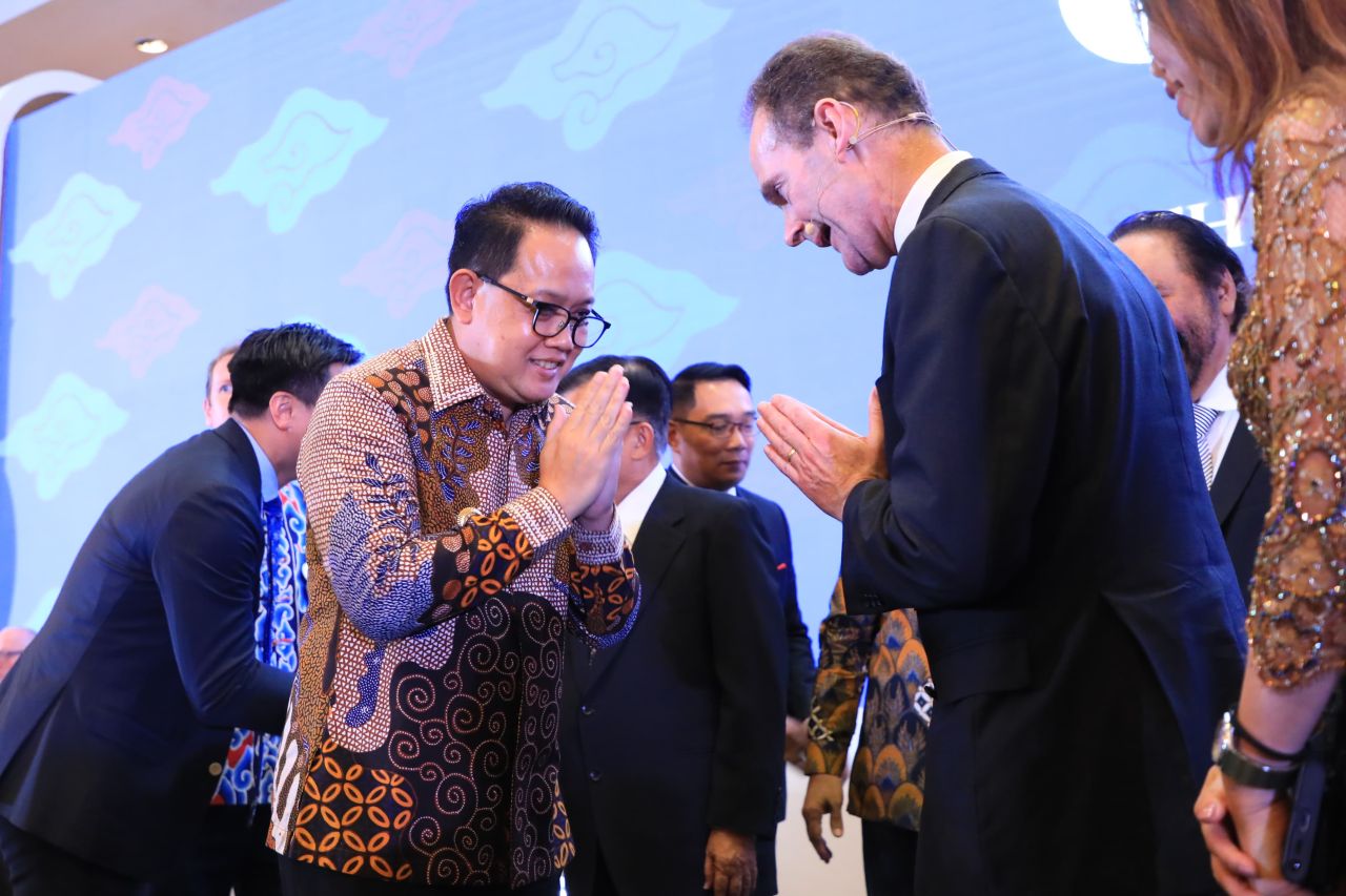 Penjabat (Pj) Gubernur Jawa Timur Adhy Karyono menghadiri The Birthday Party of His Majesty King Charles III di Hotel Ritz Carlton Jakarta, Kamis (6/6) malam. (Ist)