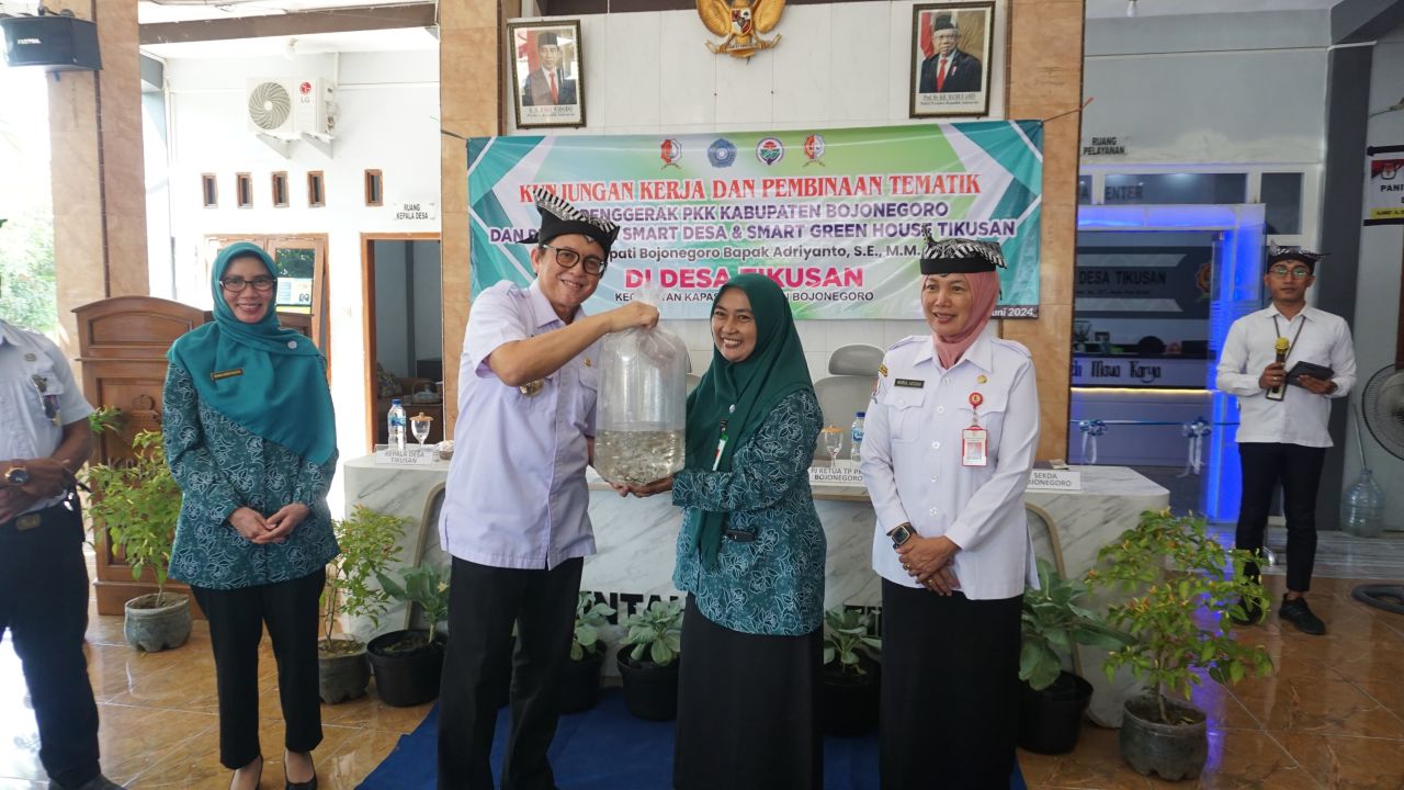 Kunjungan kerja TP PKK Bojonegoro dan peresmian Smart Desa dan Smart Green House di Desa Tikusan, Kecamatan Kapas,(ist)