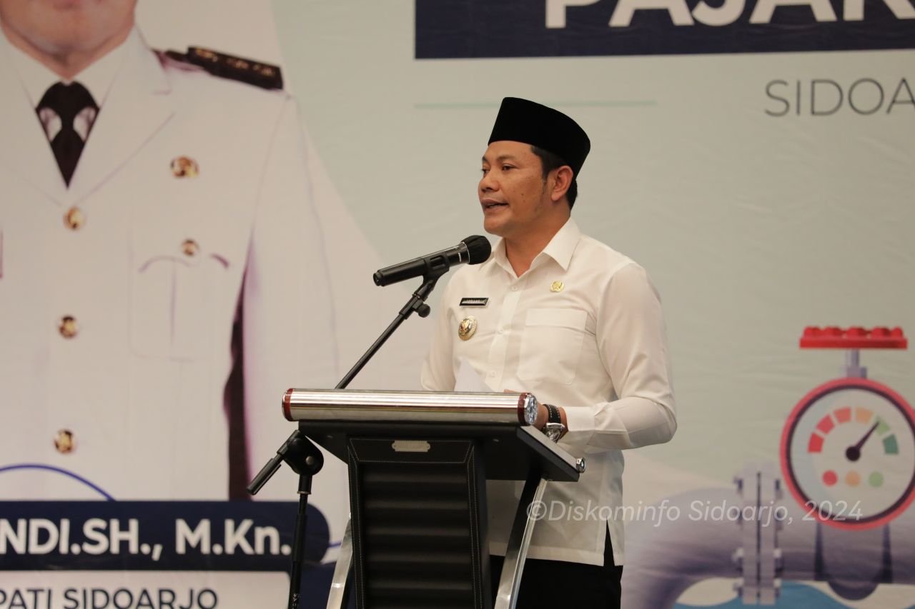 Plt Bupati Sidoarjo, Subandi saat menghadiri sosialisasi pembayaran pajak air tanah di hotel Luminor. (Ist)