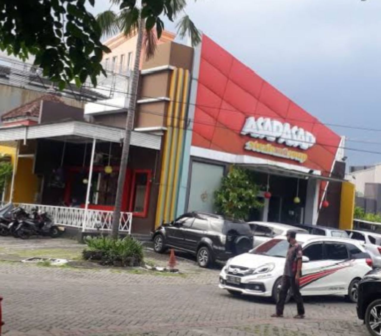 Restoran Asap Asap yang berlokasi di Taman Pinang Blok B-7 No. 1 Sidoarjo. (Ist)