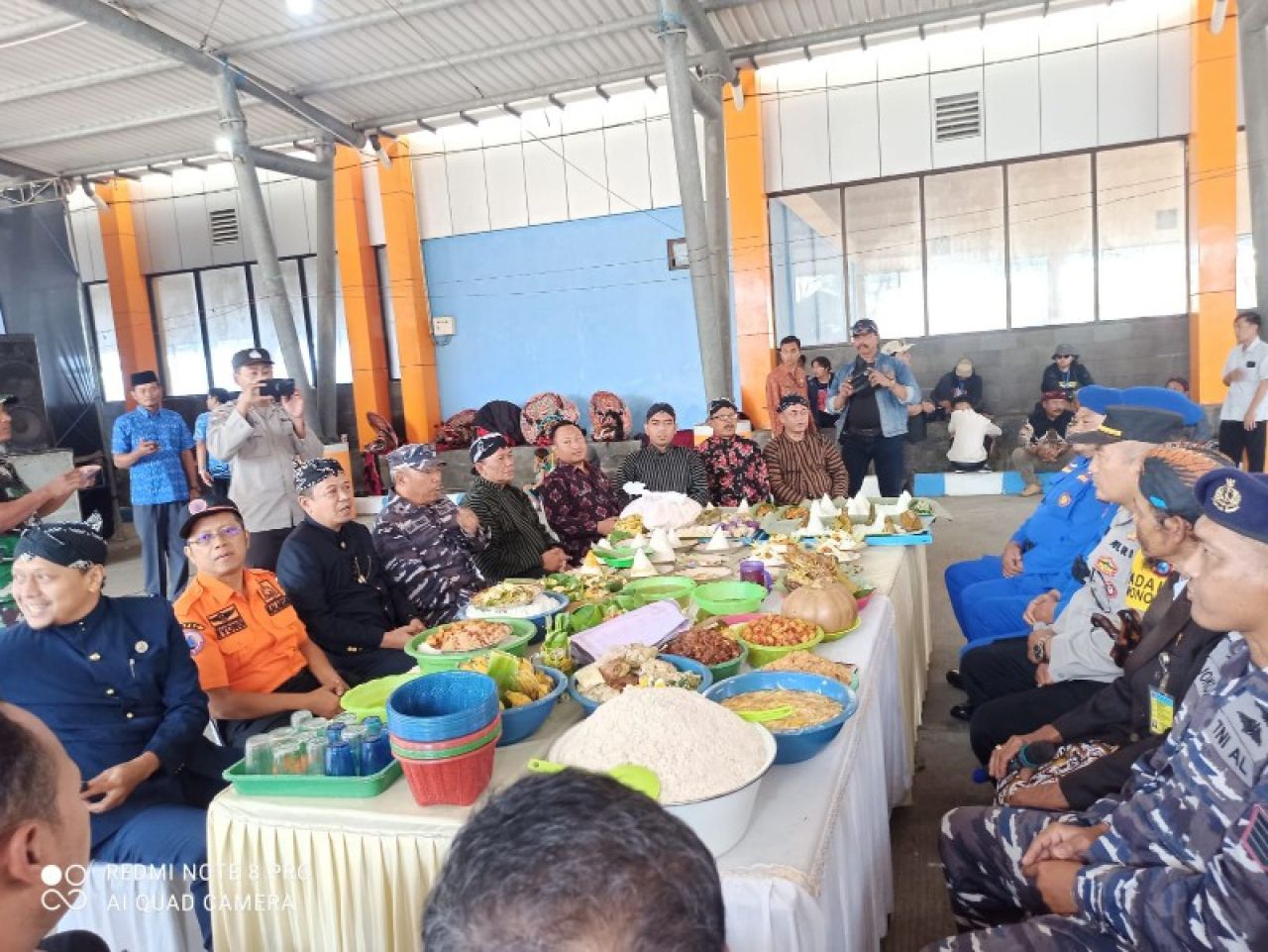 Bupati Blitar Apresiasi Nelayan Tambakrejo Gelar Tradisi Petik Laut