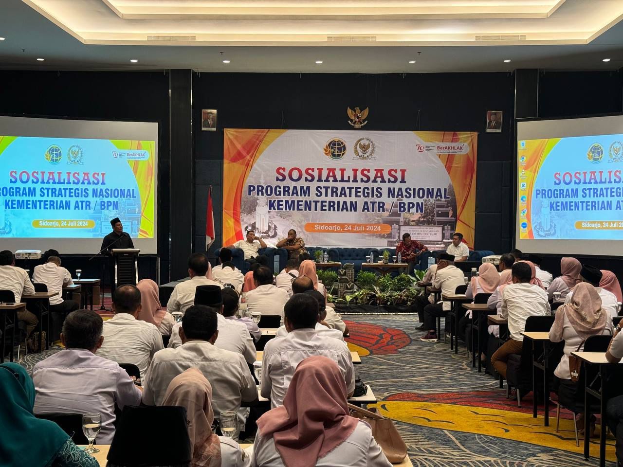 Plt Bupati Sidoarjo saat hadiri sosialisasi ptsl di hotel Luminor Sidoarjo. (Ist)