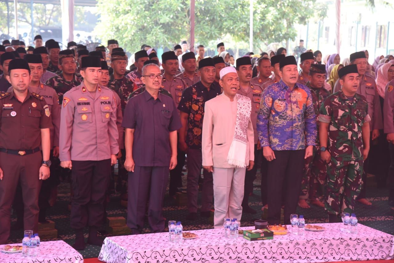 Plt Bupati Sidoarjo Subandi bersama Forkopimda hadiri penutupan program Sidoarjo Siap 24 Jam di halaman markas Kodim 0816 Sidoarjo. (Ist)