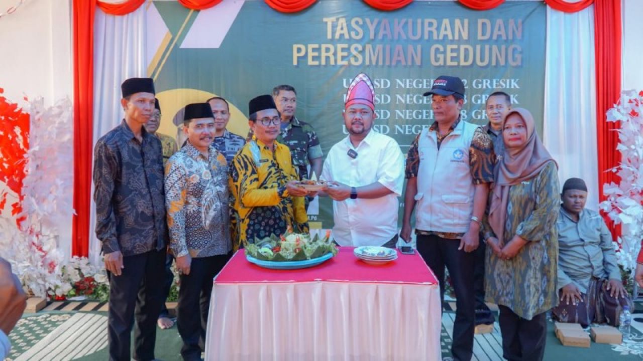 Bupati Gresik Resmikan Empat Gedung Sekolah di Bawean