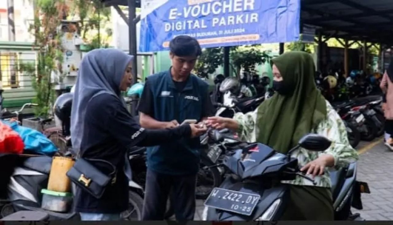 PT Indonesia Saraba Service melakukan inovasi baru dan mulai ujicoba pelayanan parkir dengan sistem digitalisasi (E-Voucher) di Puskesmas Sukodono. (Ist)