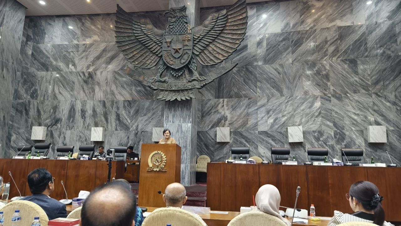 Lestari Moerdijat, wakil ketua MPR RI dan angota DPR RI, membuka FGD "Menuju UU Sisdiknas yang Konstitusional dan Mercerdaskan" di Ruang Rapat KK II Gedung Nusantara DPR RI. (Ist)