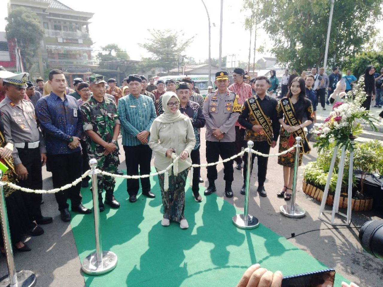 Bupati Rini Syarifah Resmikan Pesta Rakyat Menyambut Hari Jadi Blitar ke 7 Abad