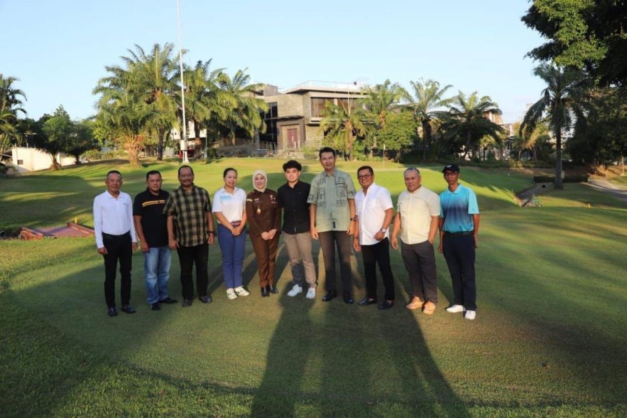 Ketua KONI Jatim Hadiri Pembekalan Oleh Kajati Jatim Pada Para Atlet Cabang Golf PON XXI Aceh - Sumut 