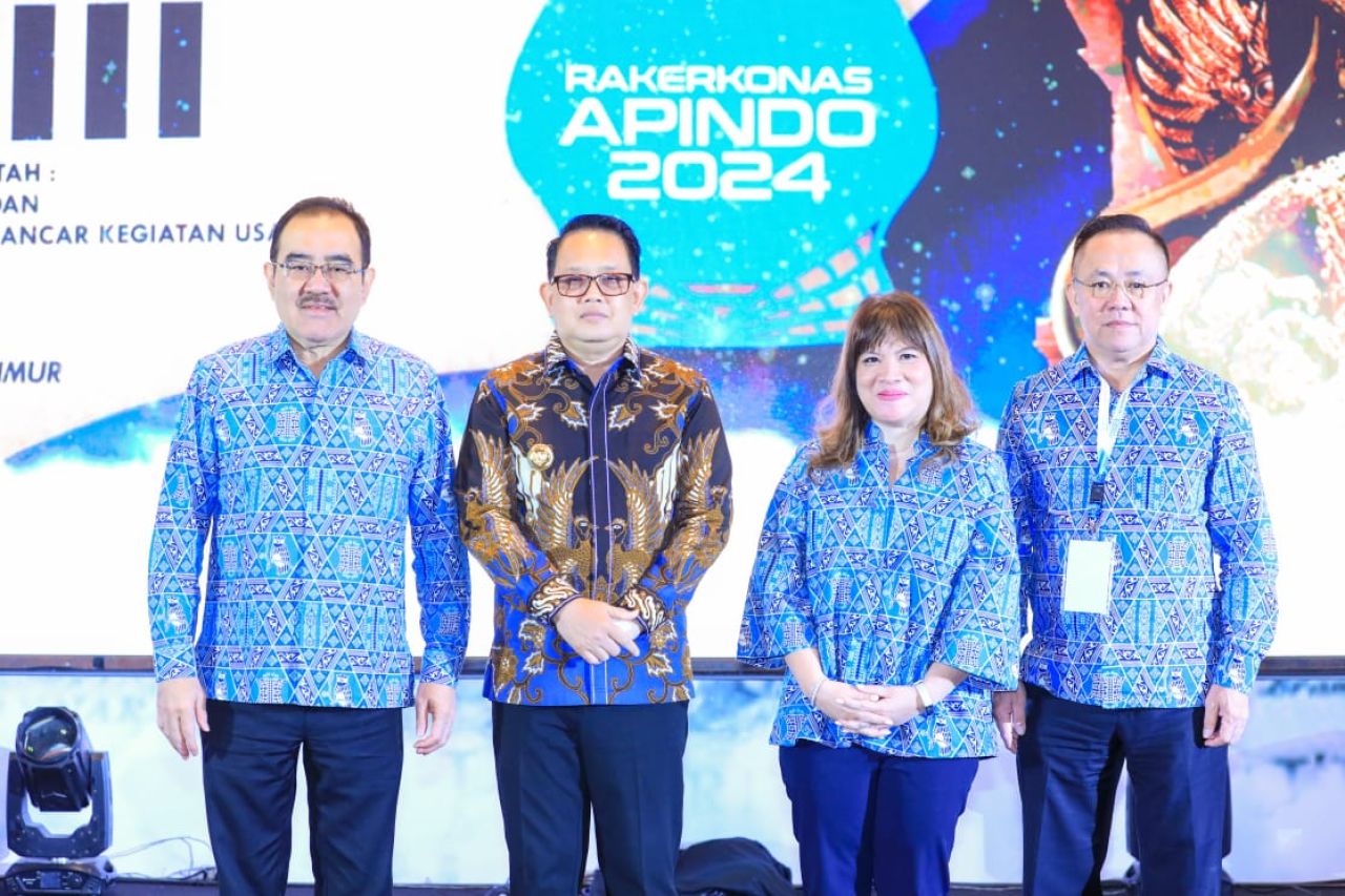 Pj Gubernur Adhy bersama pengurus Apindo. (Ist)