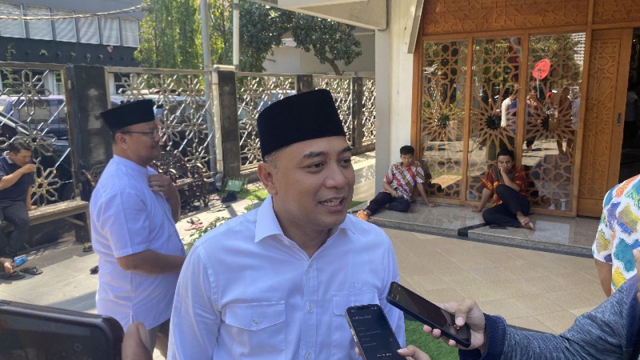 Wali Kota,Surabaya Eri Cahyadi berikan keterangan awak media. (ist)