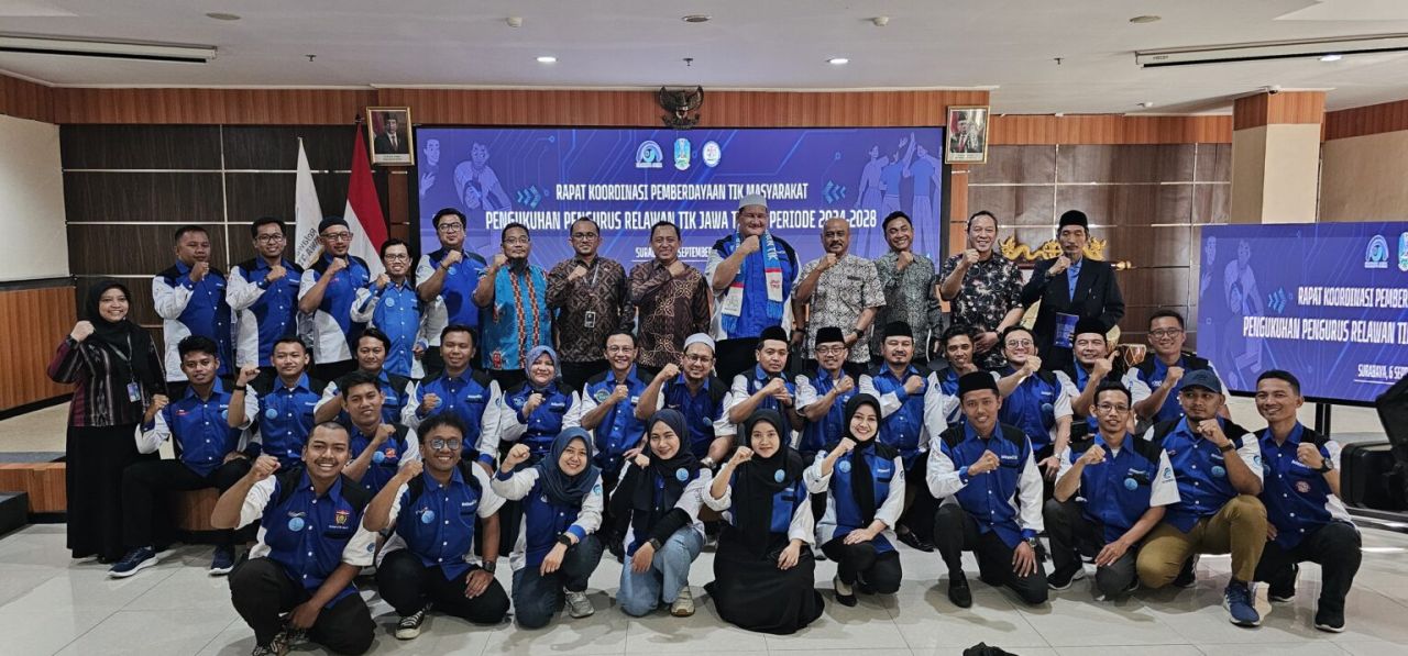 Usai pengukuhan pengurus RTIK Jawa Timur lakukan foto bersama. (Ist)