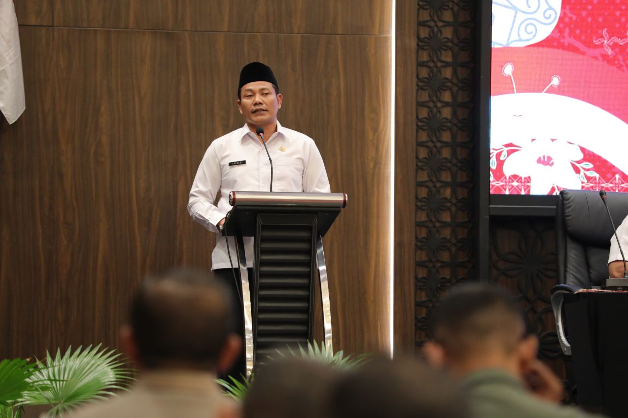 Plt Bupati Sidoarjo, Subandi menyampaikan sambutan dalam acara songsong Pilkada Sidoarjo 2024 di hotel Fave Sidoarjo. (Ist)
