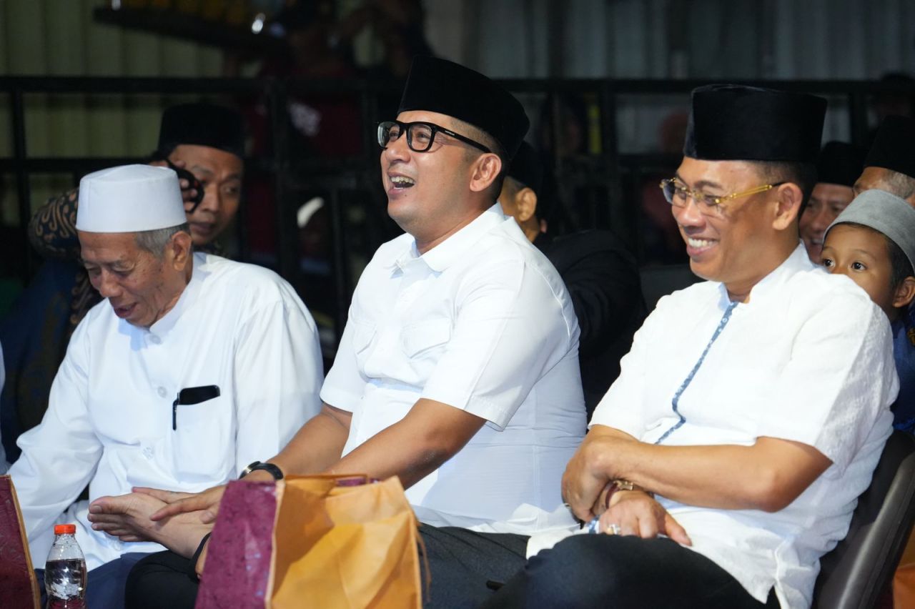Mas Pj Wali Kota Mojokerto Ali Kuncoro bersama Sekretaris Daerah Kota Mojokerto Gaguk Tri Prasetyo dan Ketua MUI Kota Mojokerto KH. Abdul Halim. (ist)