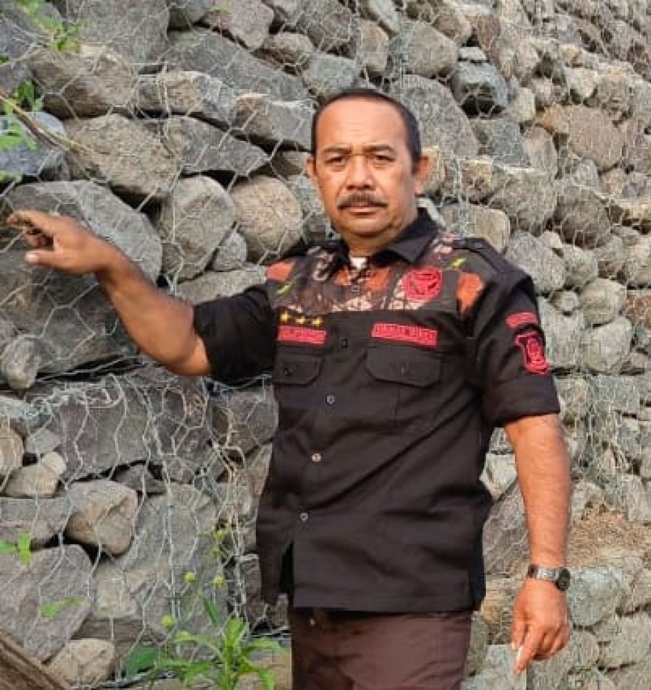 Ketua DPD Ormas Bidik Jawa Timur. Sultan Abimanyu sedang monitor salah satu proyek. (ist)