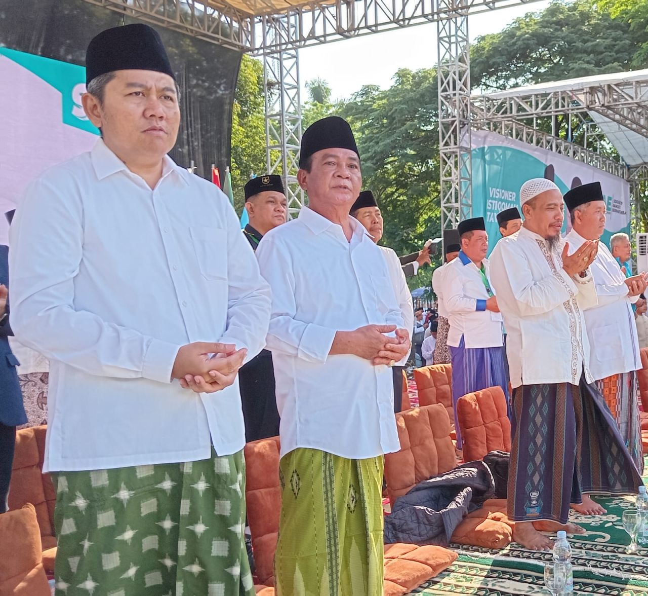 Paslon SAE (Mas Iin - Abah Edy) gelar doa bersama dan deklarasi SAE di parkir Timur Gor Sidoarjo. (Ist)