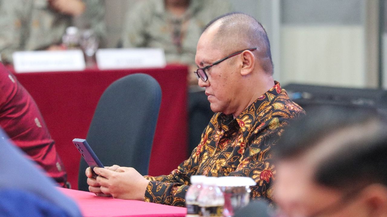 Sekretaris Daerah Kabupaten Mojokerto Teguh Gunarko turut menghadiri RUPSLB Bank Jatim. (ist)