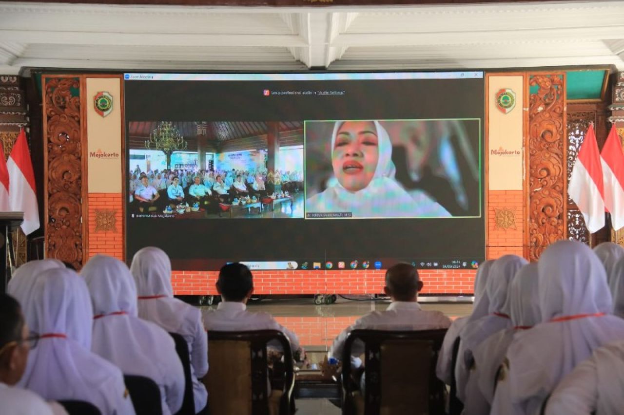 Bupati Ikfina memberikan arahan secara virtual dalam Orientasi PPPK gelombang ketiga. (ist)