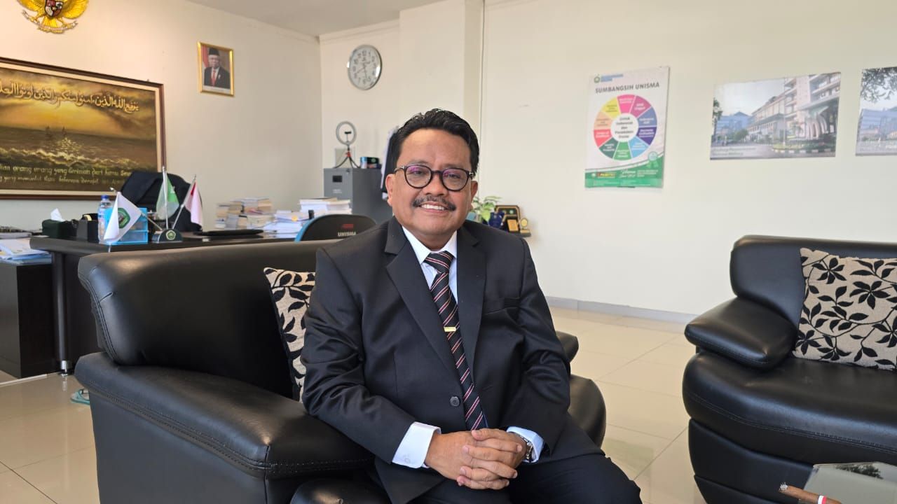 . Mas'ud Said, Komisaris Independen Bank Pembangunan Daerah (BPD) Jawa Timur yang turut hadir dalam kegiatan Pengukuhan Kepala Otoritas Jasa Keuangan (OJK) Jatim di Surabaya, Selasa (1/10/2024). (Ist)