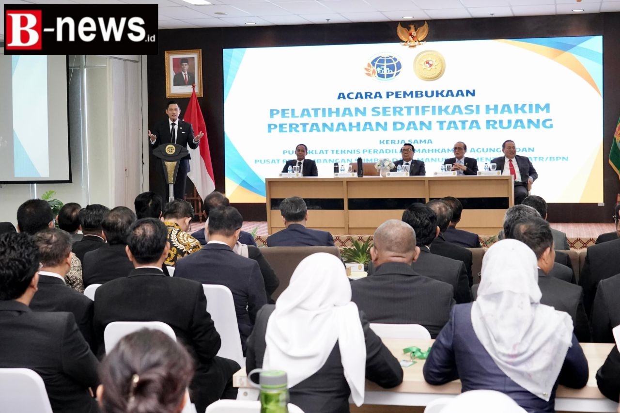 Menteri AHY berikan sambutan dalam Acara pembukaan Pelatihan Sertifikasi Hakim Pertanahan dan Tata Ruang di aula PPSDM kementerian ATR/BPN, Bogor, Rabu (02/10/2024). (ist)